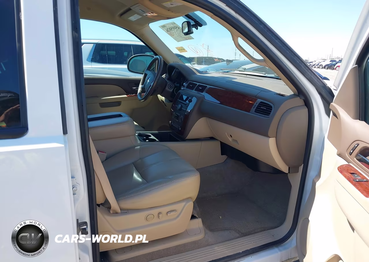 2011 Chevrolet Suburban 1500 Lt1 VIN:1GNSCJE01BR104937 - 5