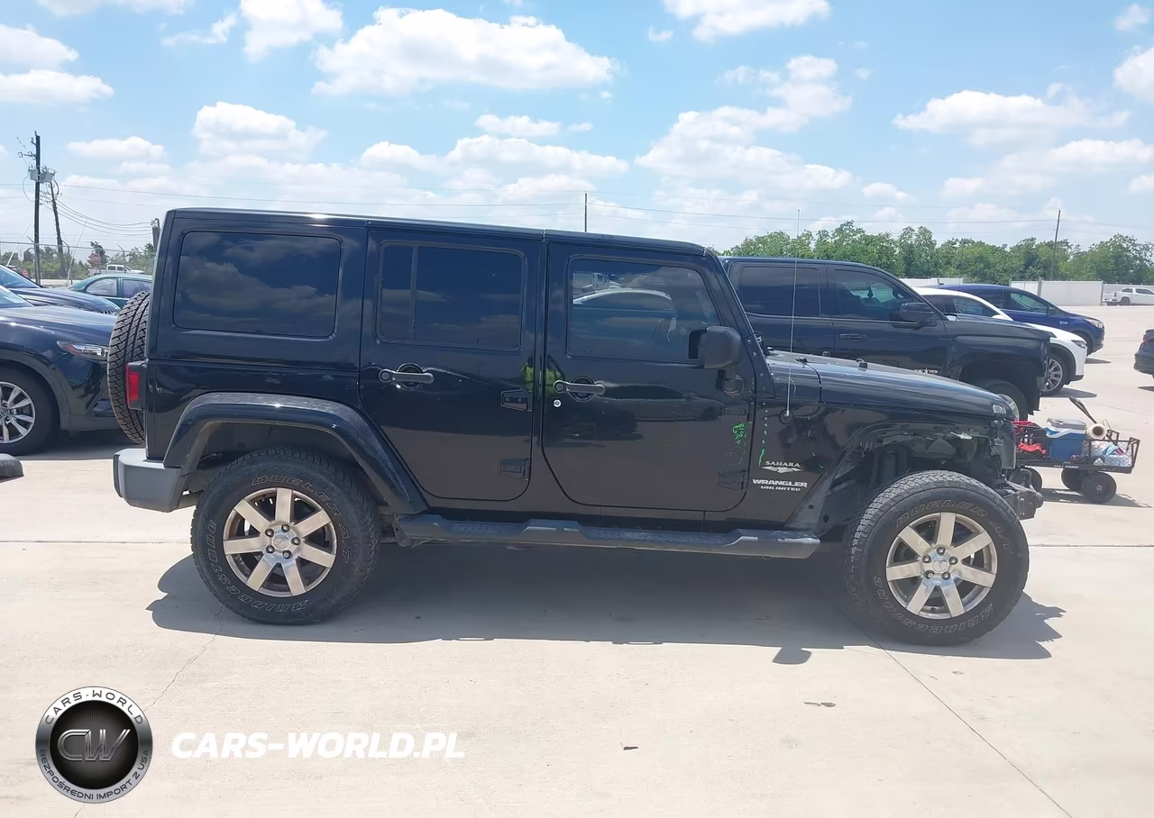2015 Jeep Wrangler Unlimited Sahara VIN:1C4HJWEGXFL674690 - 13