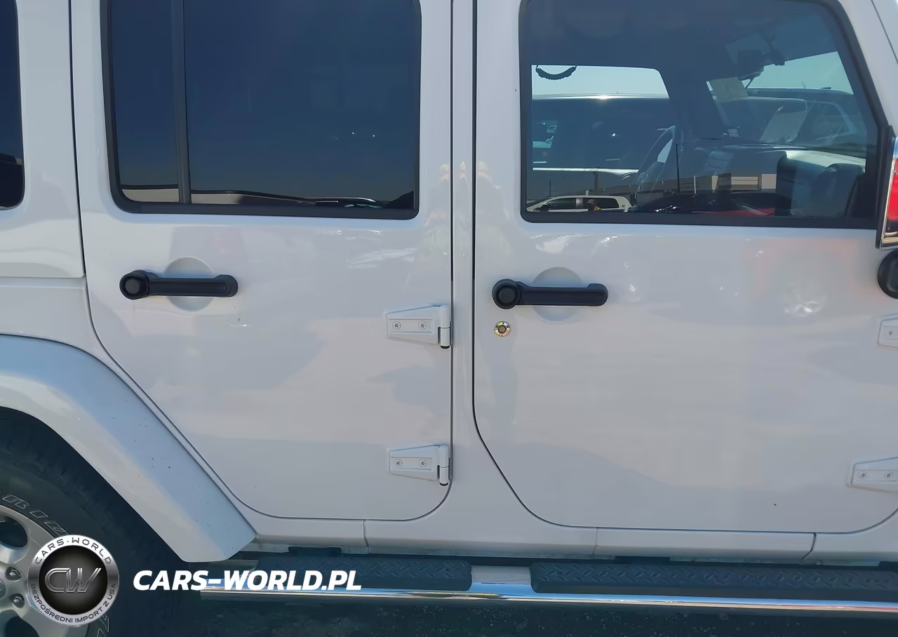 2014 Jeep Wrangler Unlimited Sahara VIN:1C4BJWEG0EL164790 - 13