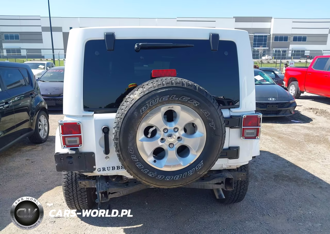 2014 Jeep Wrangler Unlimited Sahara VIN:1C4BJWEG0EL164790 - 16