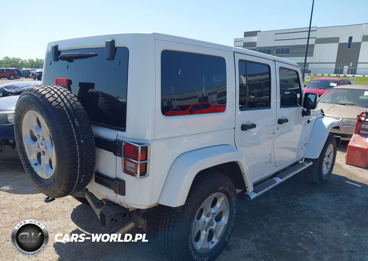 2014 Jeep Wrangler Unlimited Sahara VIN:1C4BJWEG0EL164790 - 4