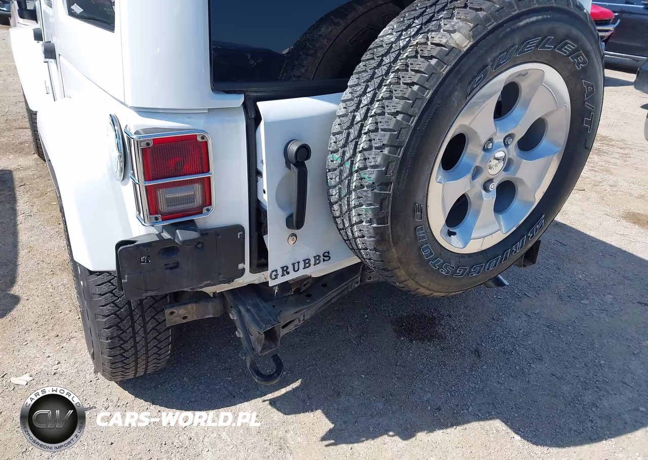 2014 Jeep Wrangler Unlimited Sahara VIN:1C4BJWEG0EL164790 - 6