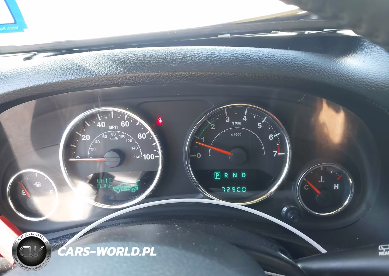 2014 Jeep Wrangler Unlimited Sahara VIN:1C4BJWEG0EL164790 - 7