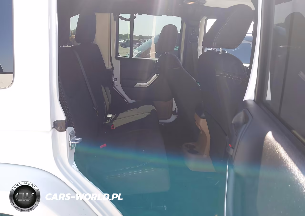 2014 Jeep Wrangler Unlimited Sahara VIN:1C4BJWEG0EL164790 - 8