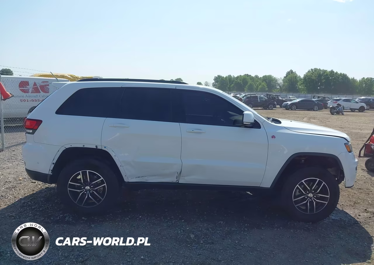 2018 Jeep Grand Cherokee Trailhawk 4X4 VIN:1C4RJFLG4JC365622 - 14