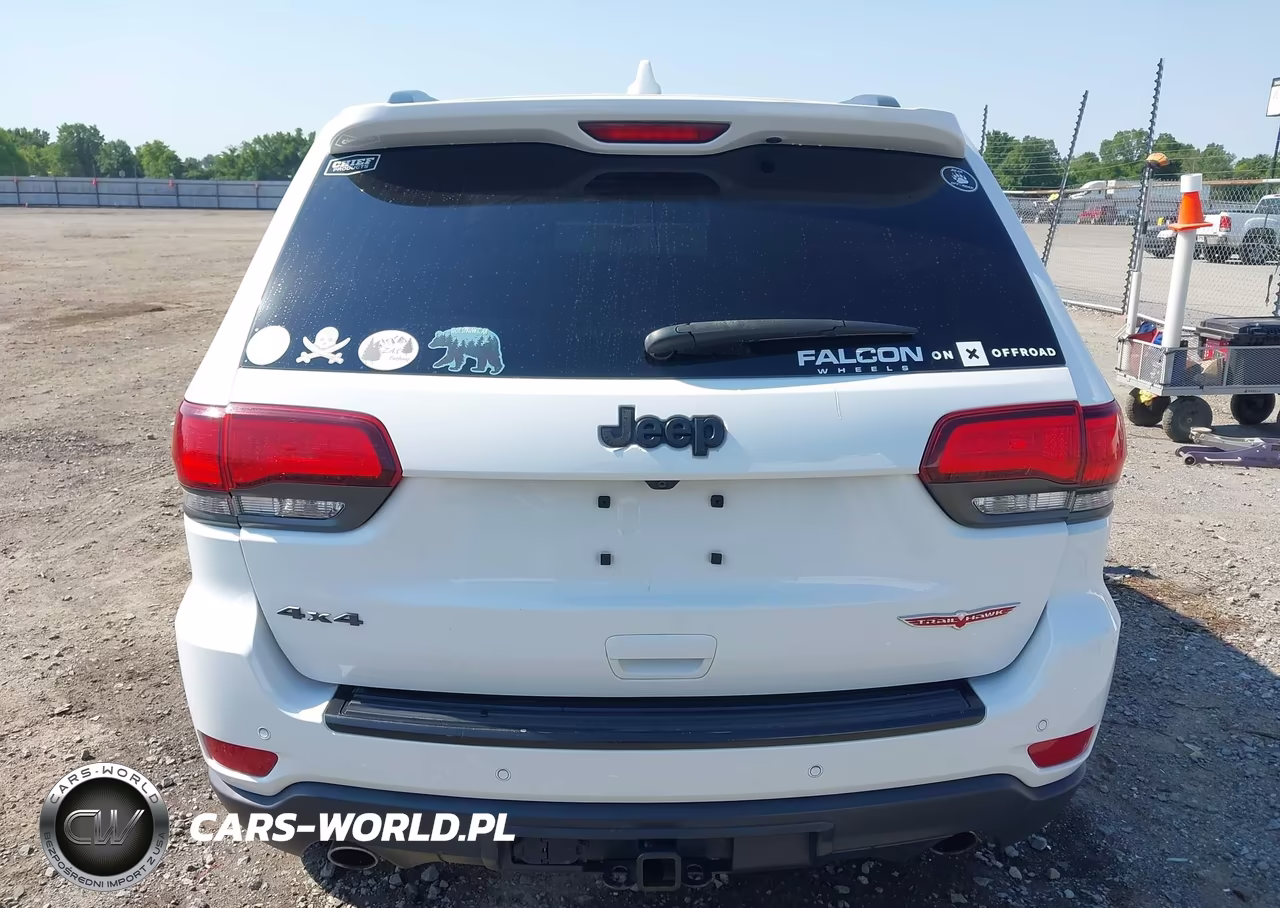 2018 Jeep Grand Cherokee Trailhawk 4X4 VIN:1C4RJFLG4JC365622 - 17