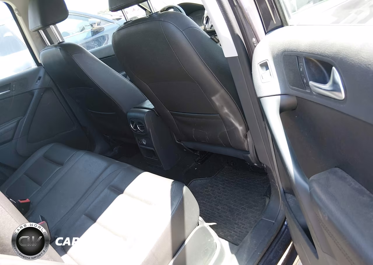 2016 Volkswagen Tiguan S VIN:WVGAV7AX6GW572350 - 8