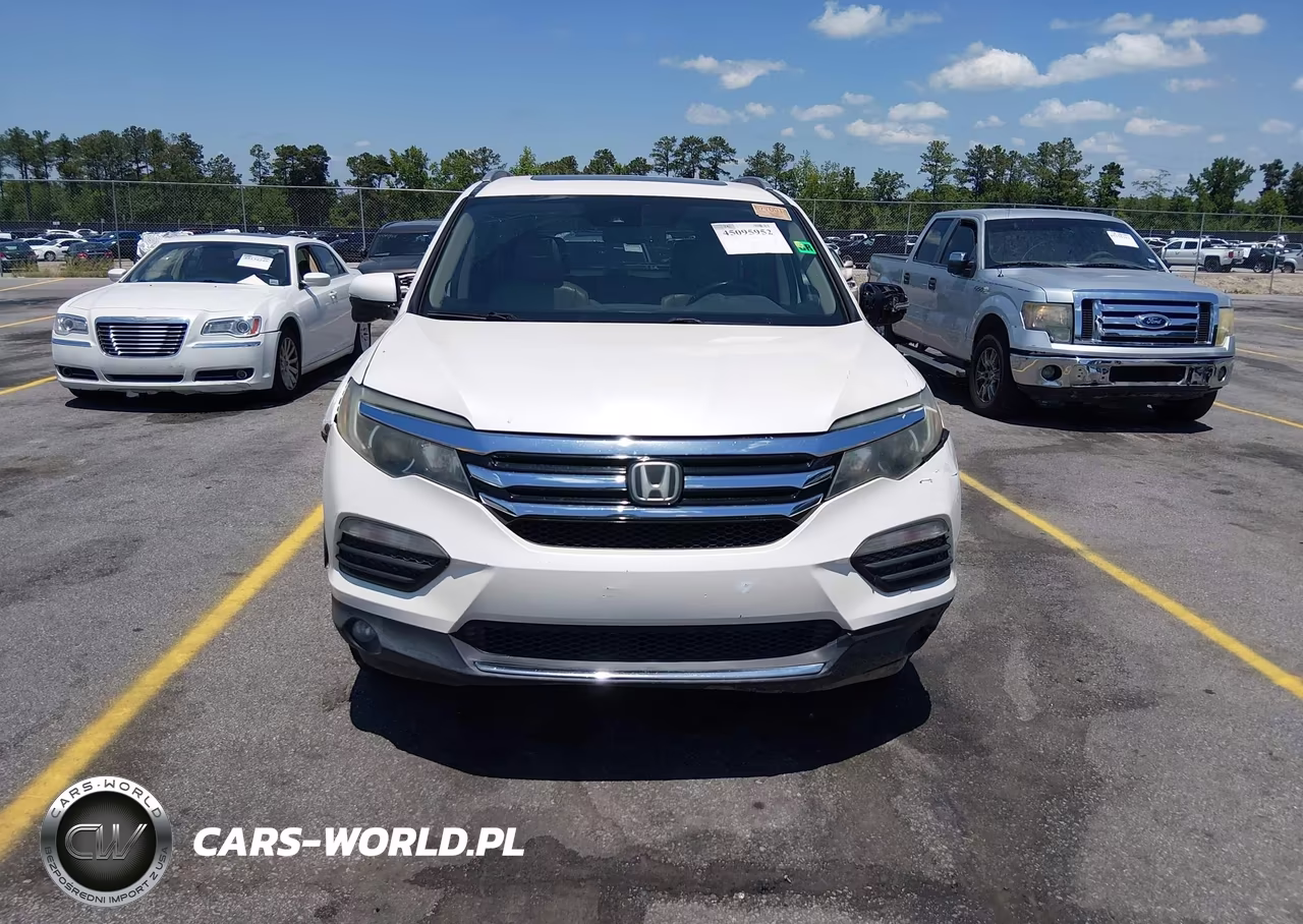 2017 Honda Pilot Touring VIN:5FNYF5H9XHB015328 - 12