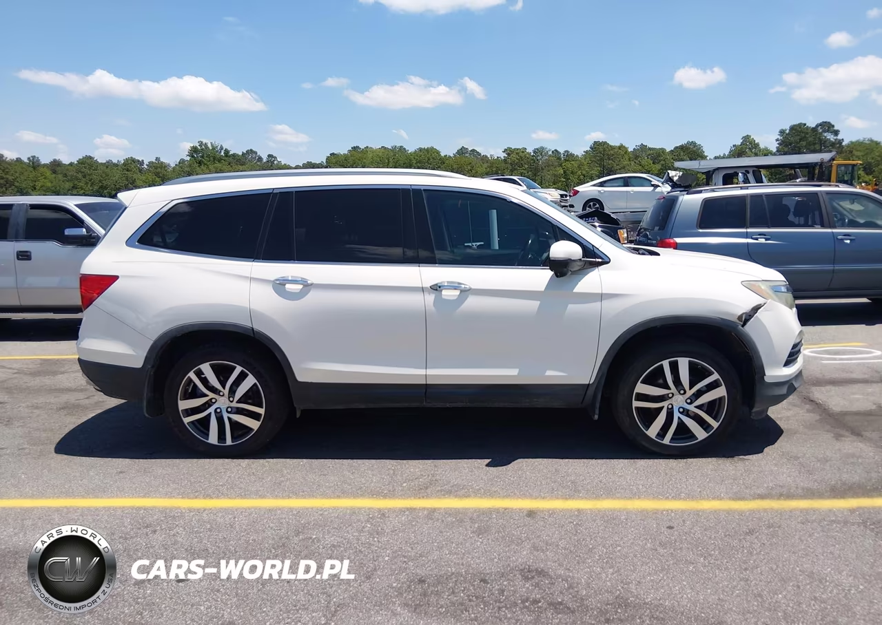 2017 Honda Pilot Touring VIN:5FNYF5H9XHB015328 - 13