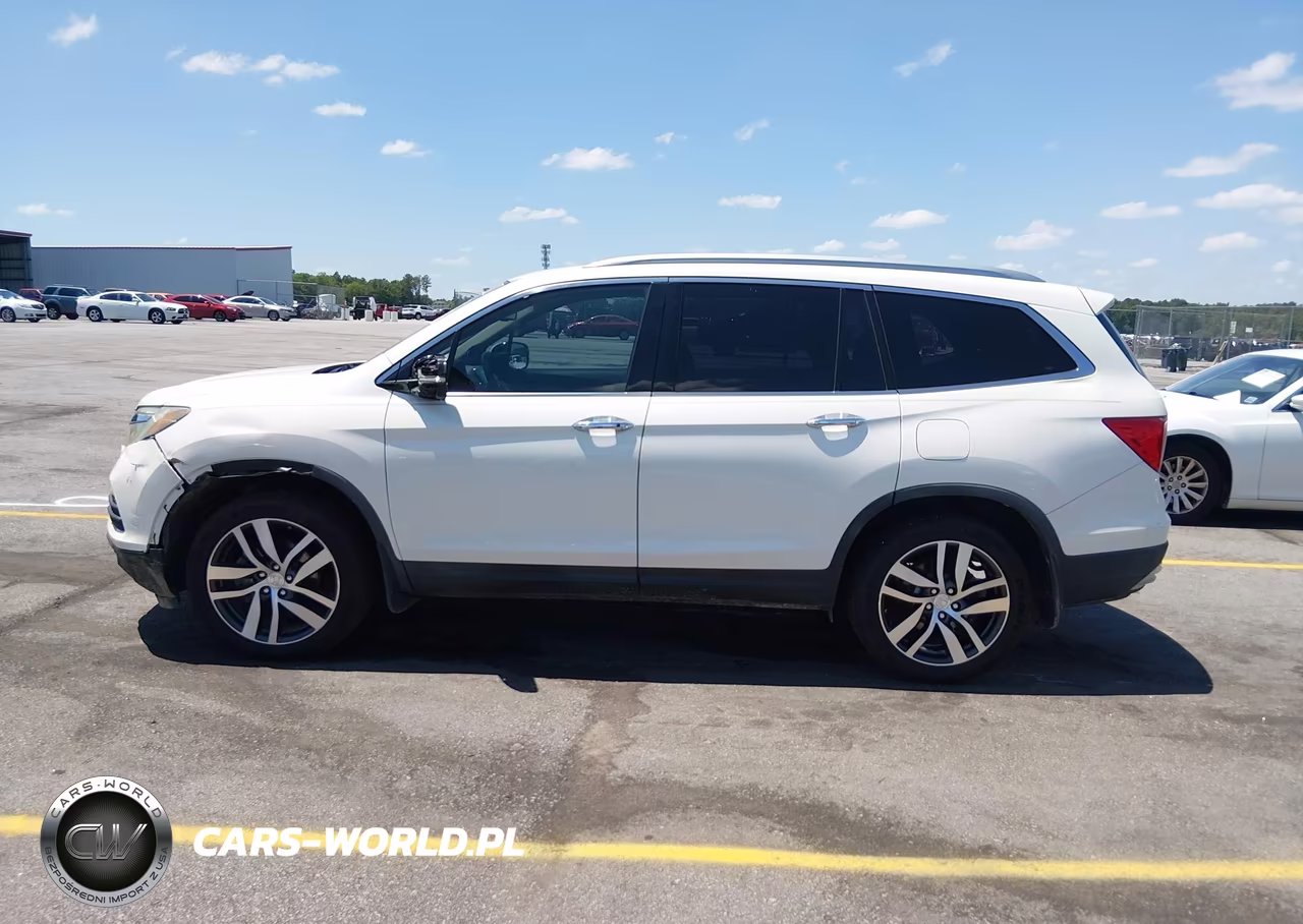 2017 Honda Pilot Touring VIN:5FNYF5H9XHB015328 - 14