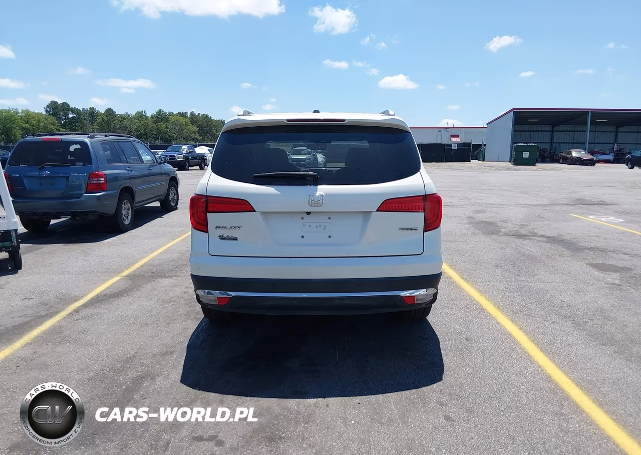 2017 Honda Pilot Touring VIN:5FNYF5H9XHB015328 - 16
