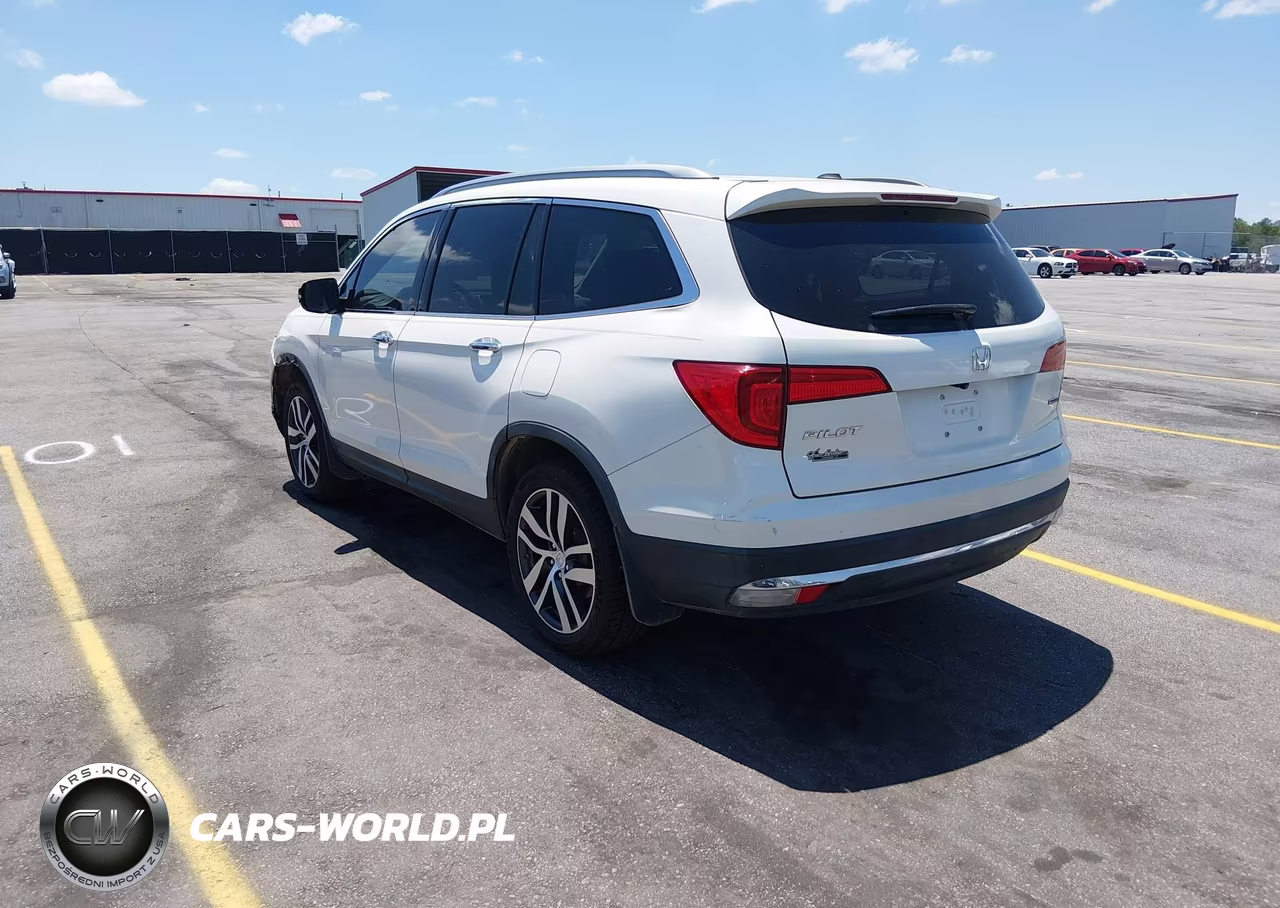 2017 Honda Pilot Touring VIN:5FNYF5H9XHB015328 - 3