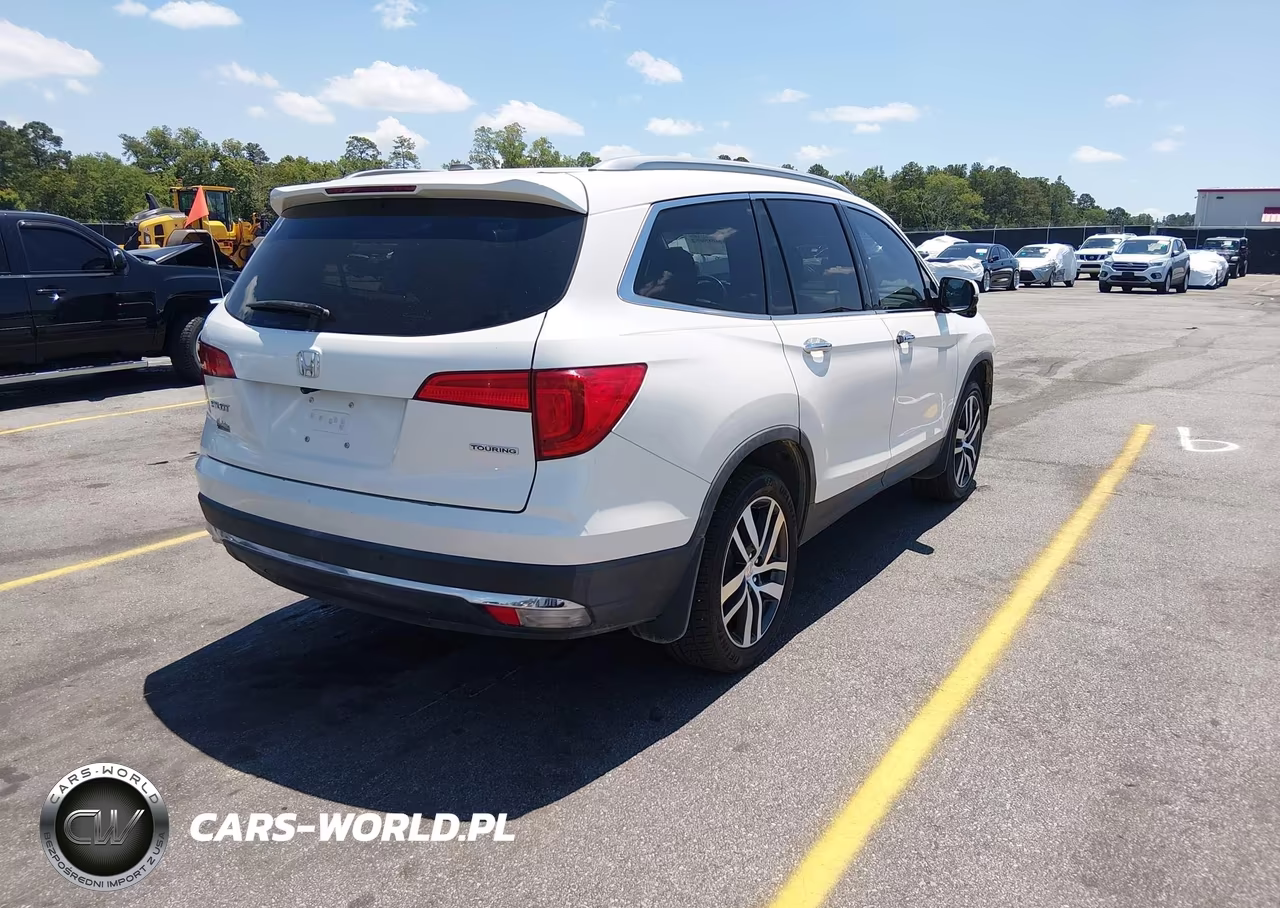 2017 Honda Pilot Touring VIN:5FNYF5H9XHB015328 - 4