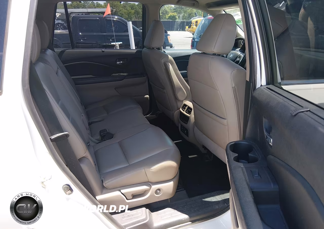 2017 Honda Pilot Touring VIN:5FNYF5H9XHB015328 - 8