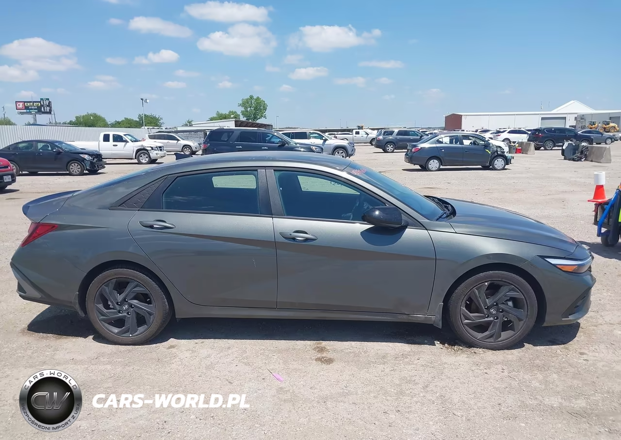 2026 Hyundai Elantra Sel Sport VIN:KMHLM4DG2TU177352 - 13