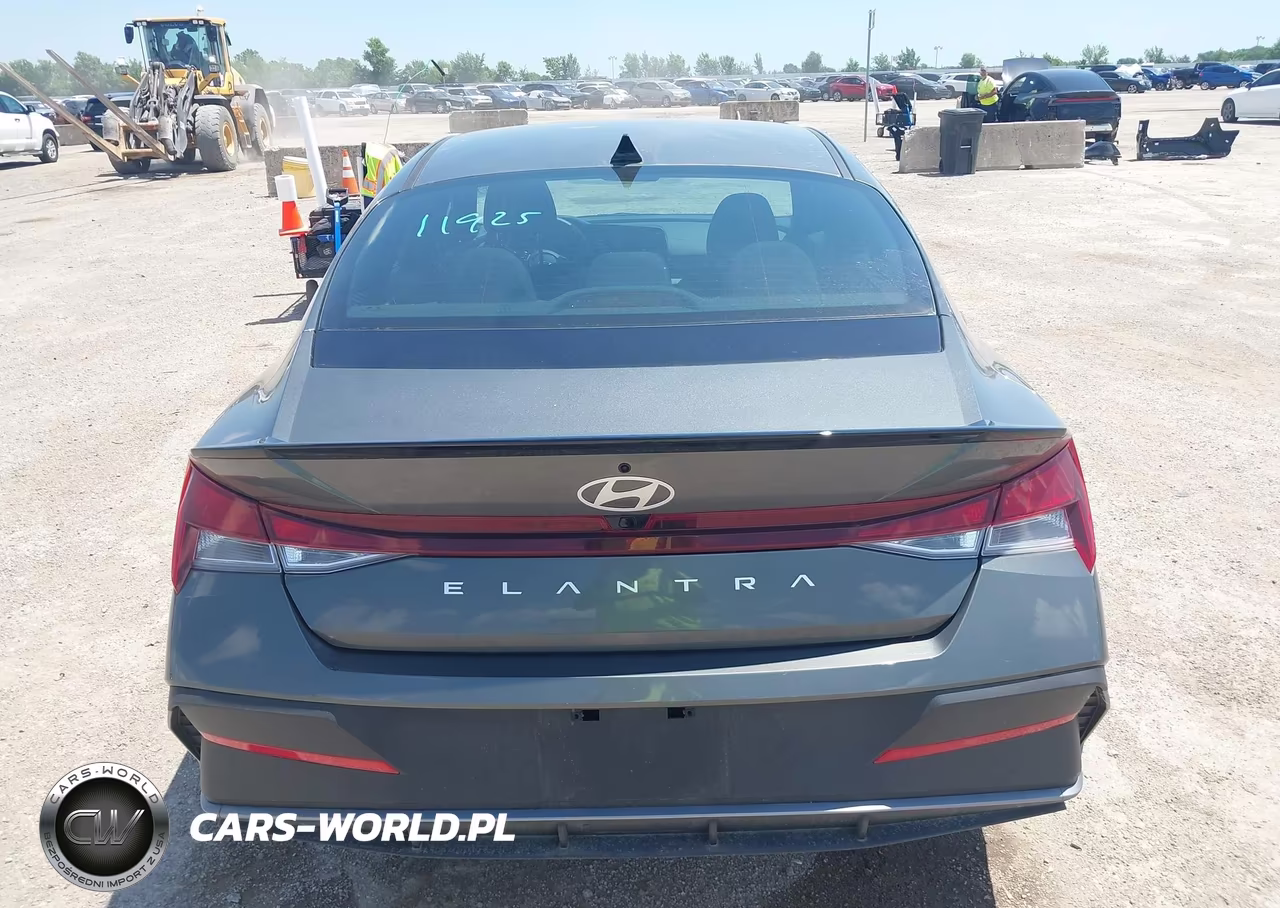 2026 Hyundai Elantra Sel Sport VIN:KMHLM4DG2TU177352 - 16