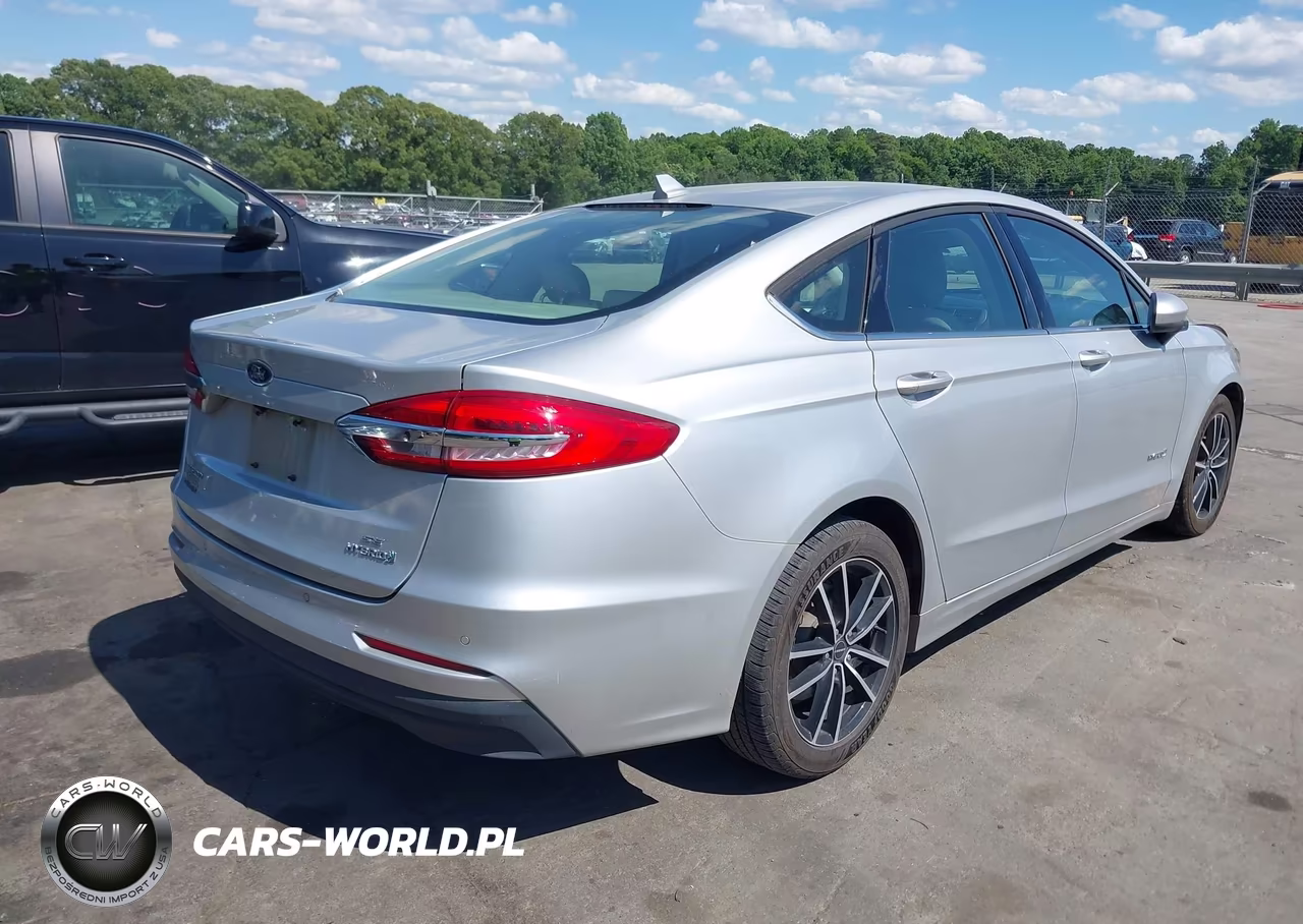 2019 Ford Fusion Hybrid Se VIN:3FA6P0LU0KR267796 - 4