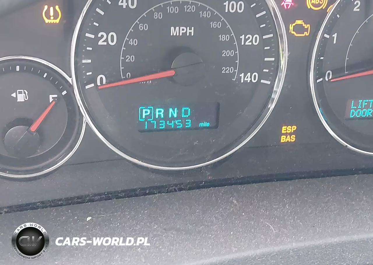 2007 Jeep Grand Cherokee Laredo VIN:1J8GR48K27C581634 - 16