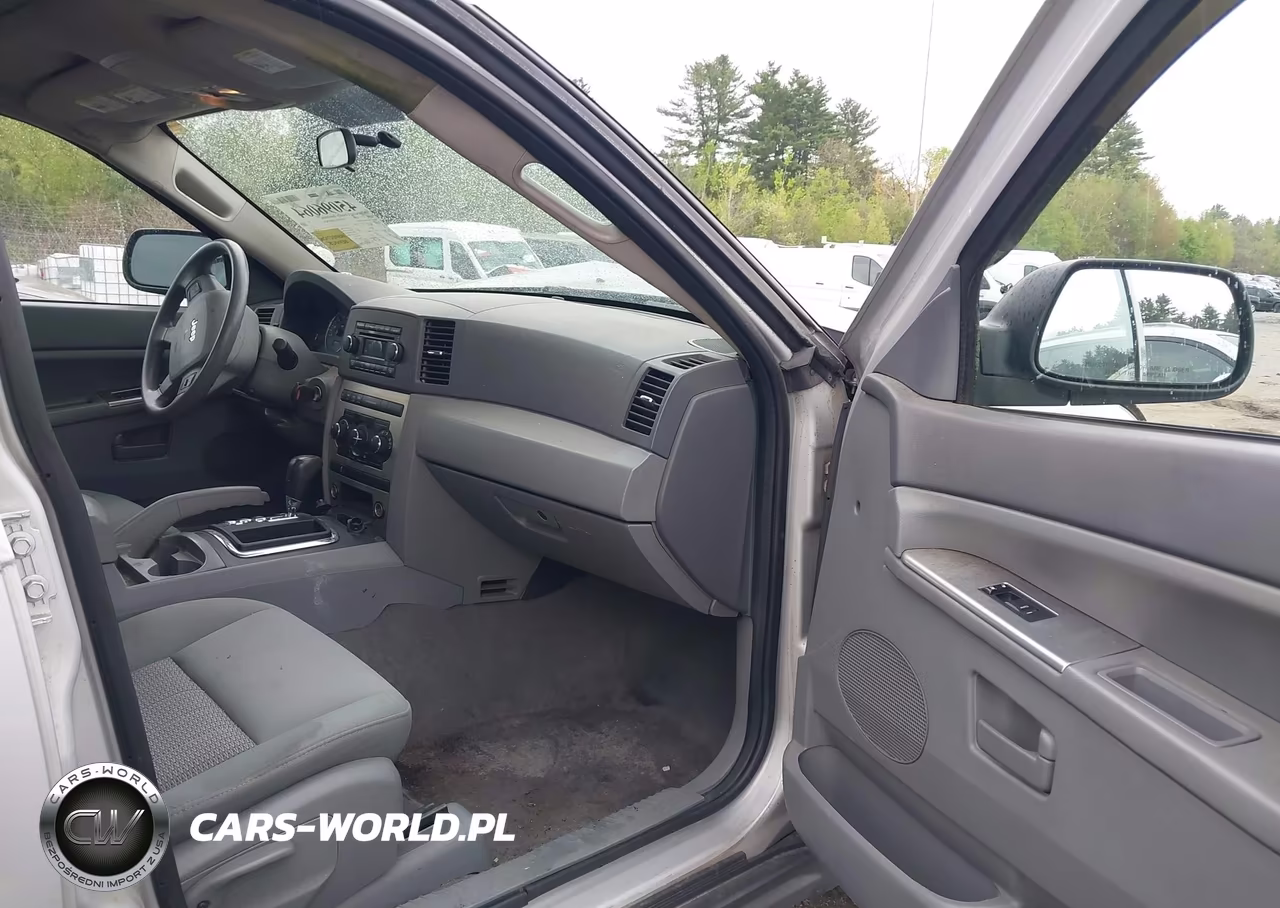 2007 Jeep Grand Cherokee Laredo VIN:1J8GR48K27C581634 - 5