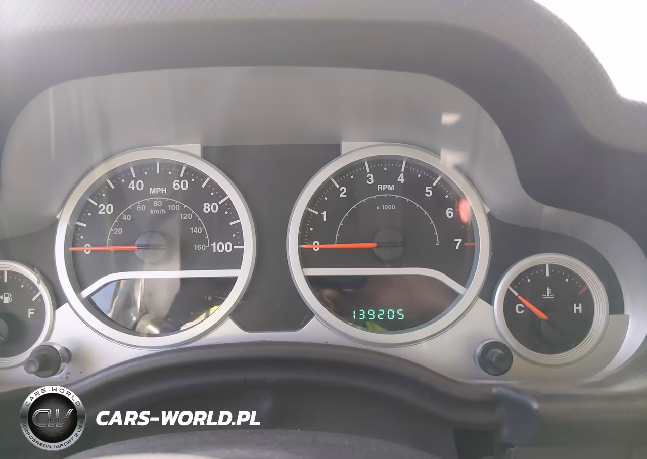 2008 Jeep Wrangler Unlimited Rubicon VIN:1J4GA69168L545697 - 7