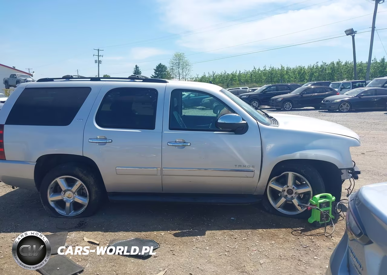 2013 Chevrolet Tahoe Ltz VIN:1GNSKCE01DR269825 - 13