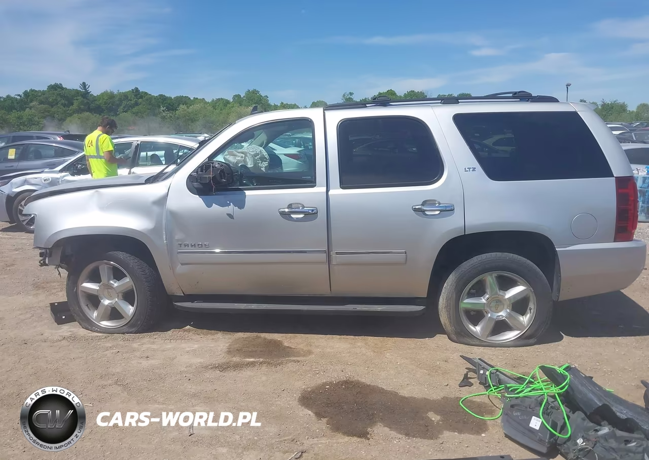 2013 Chevrolet Tahoe Ltz VIN:1GNSKCE01DR269825 - 14