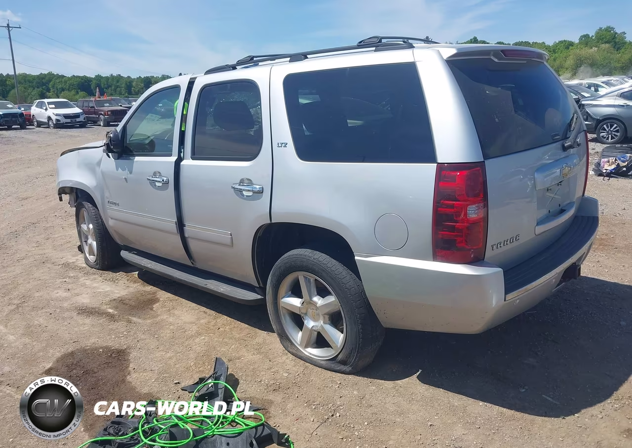 2013 Chevrolet Tahoe Ltz VIN:1GNSKCE01DR269825 - 3