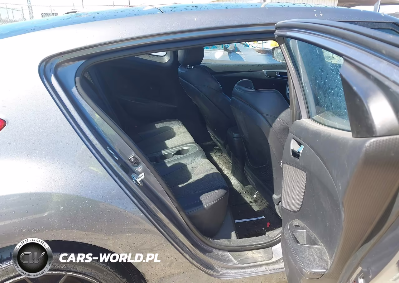 2013 Hyundai Veloster Base W-Black VIN:KMHTC6AD2DU121664 - 8