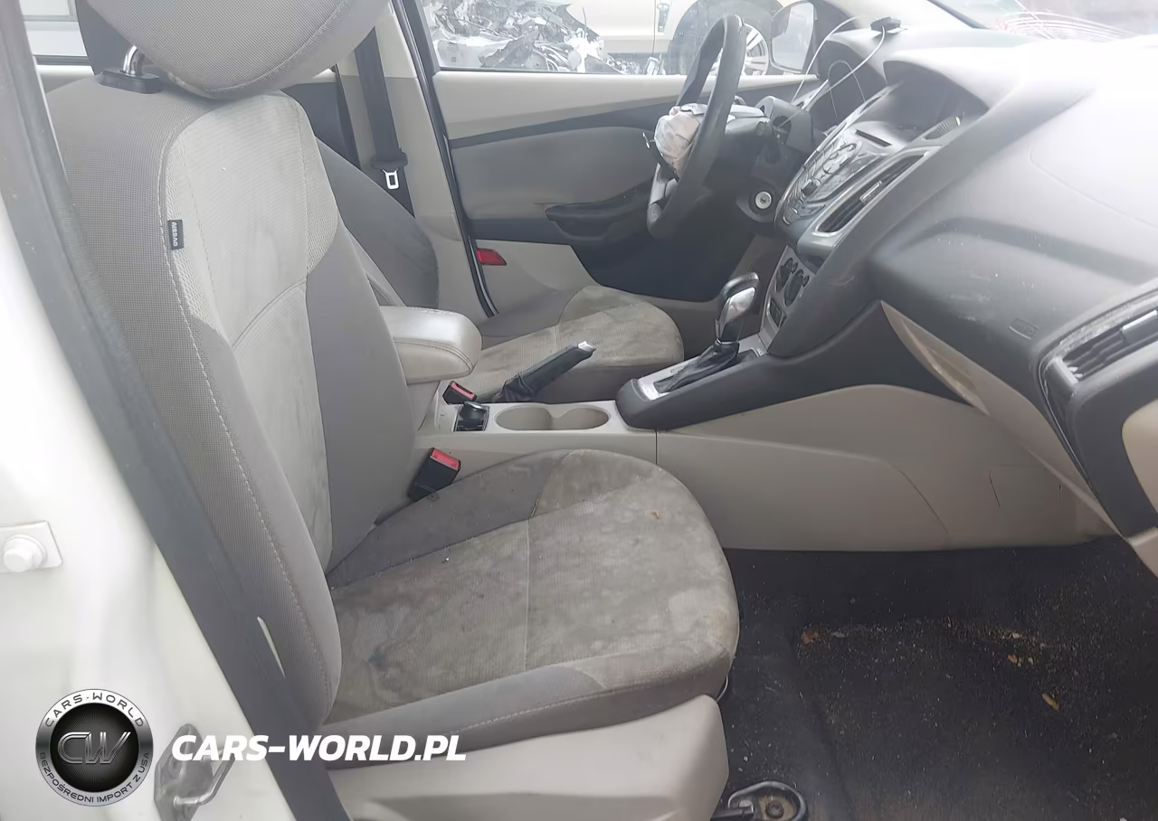 2014 Ford Focus Se VIN:1FADP3F26EL145322 - 5