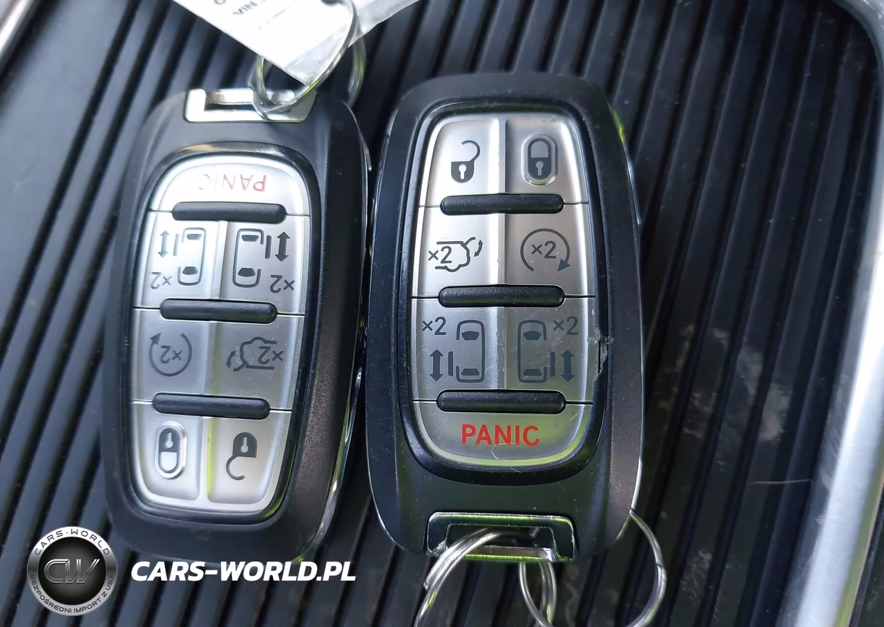 2022 Chrysler Pacifica Touring L VIN:2C4RC1BG3NR128129 - 11