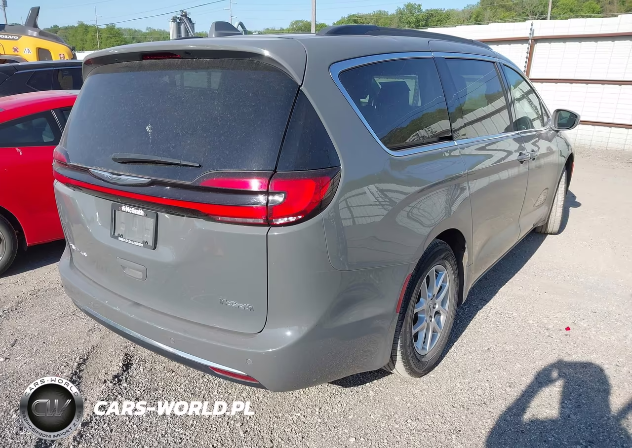 2022 Chrysler Pacifica Touring L VIN:2C4RC1BG3NR128129 - 4