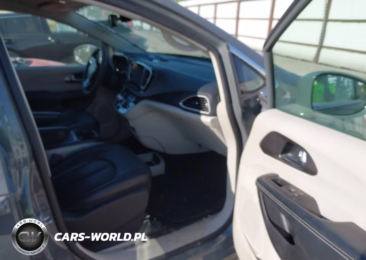 2022 Chrysler Pacifica Touring L VIN:2C4RC1BG3NR128129 - 5