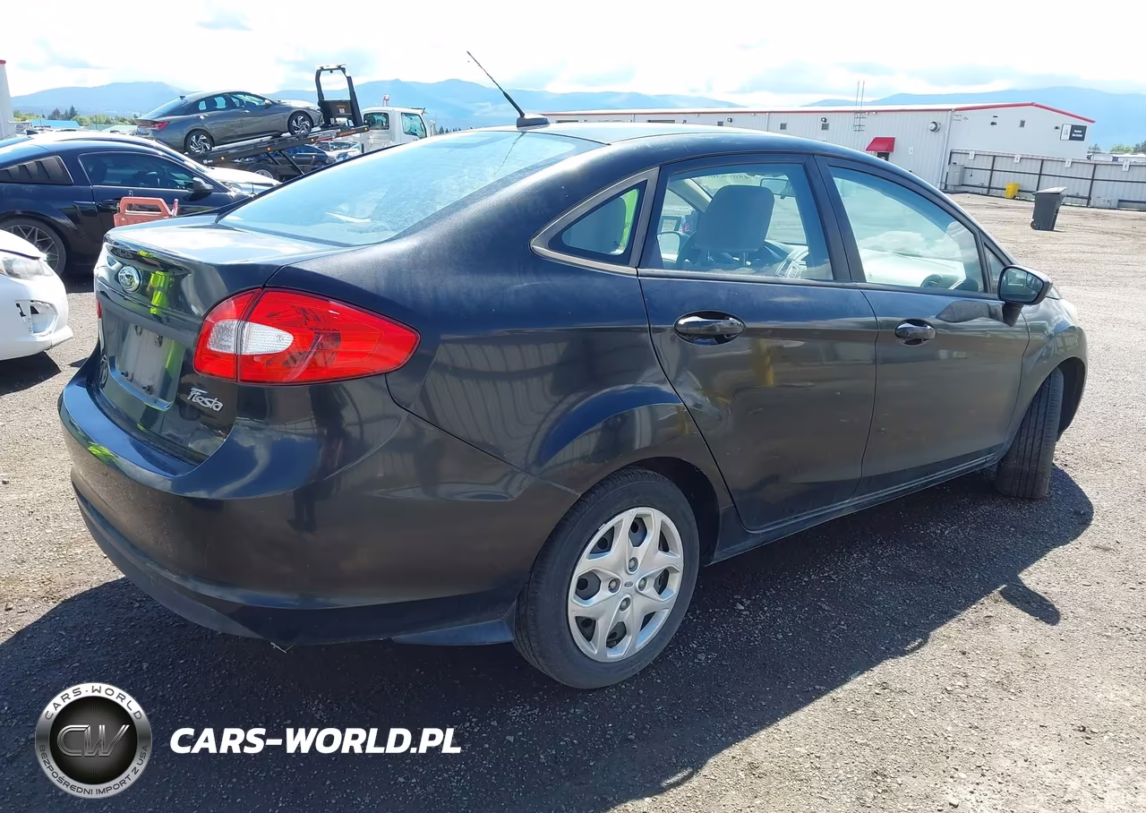 2013 Ford Fiesta S VIN:3FADP4AJ5DM136287 - 4