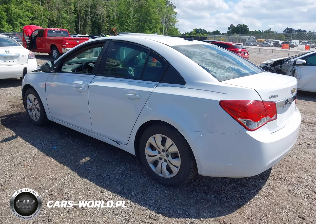 2014 Chevrolet Cruze Ls Auto VIN:1G1PA5SH1E7356556 - 3