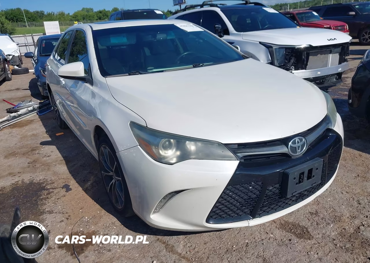 2015 Toyota Camry Xse