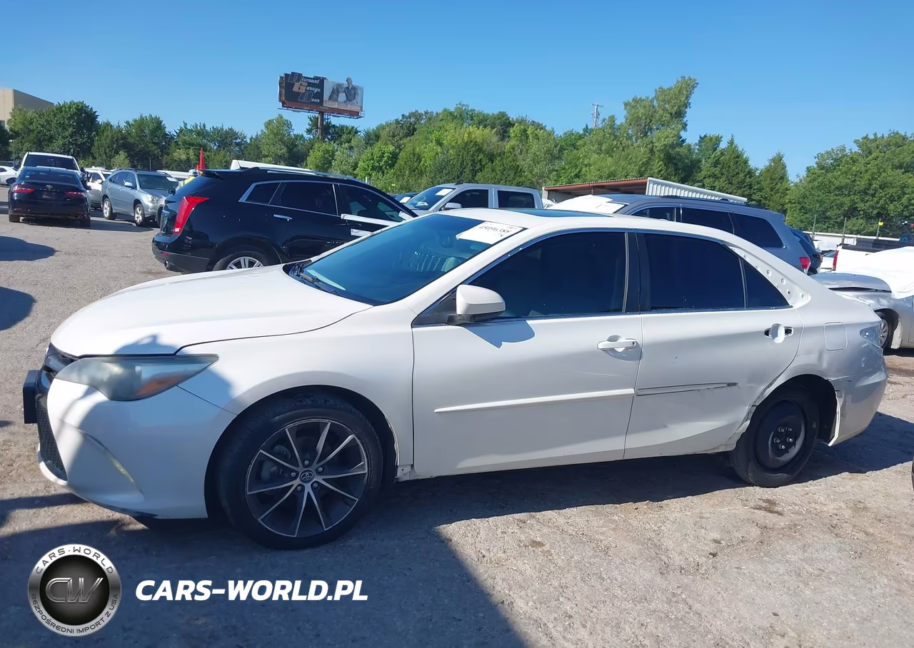 2015 Toyota Camry Xse VIN:4T1BF1FK3FU874586 - 15