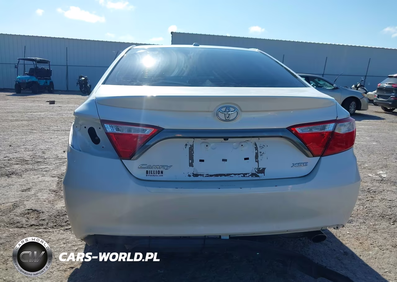 2015 Toyota Camry Xse VIN:4T1BF1FK3FU874586 - 17