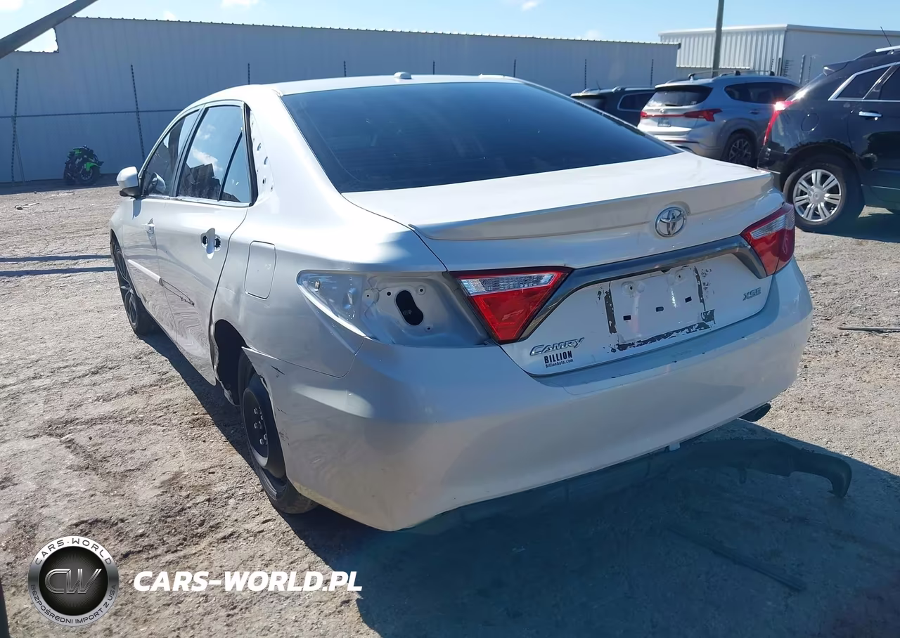 2015 Toyota Camry Xse VIN:4T1BF1FK3FU874586 - 3