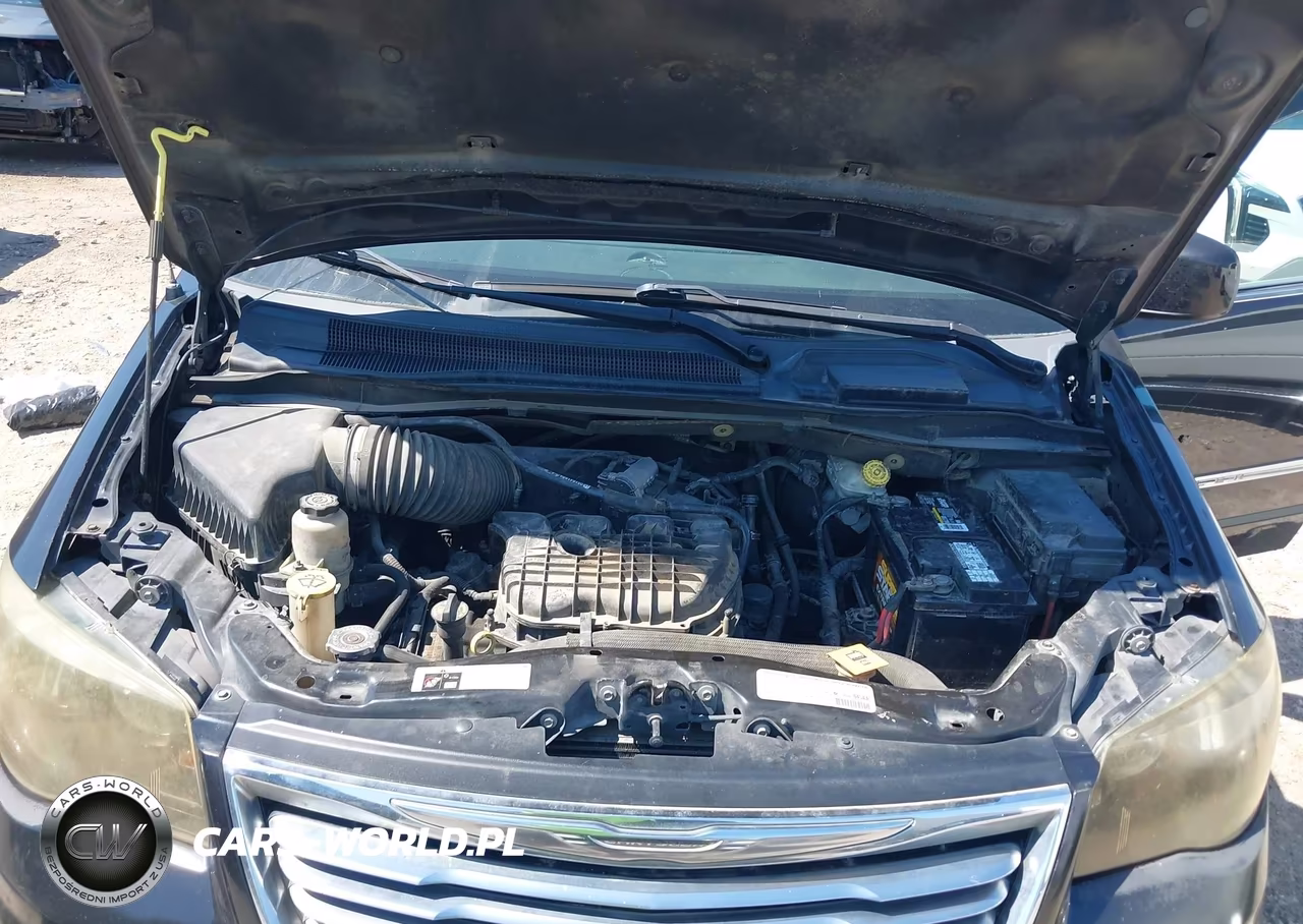 2013 Chrysler Town & Country Touring VIN:2C4RC1BG5DR637816 - 10