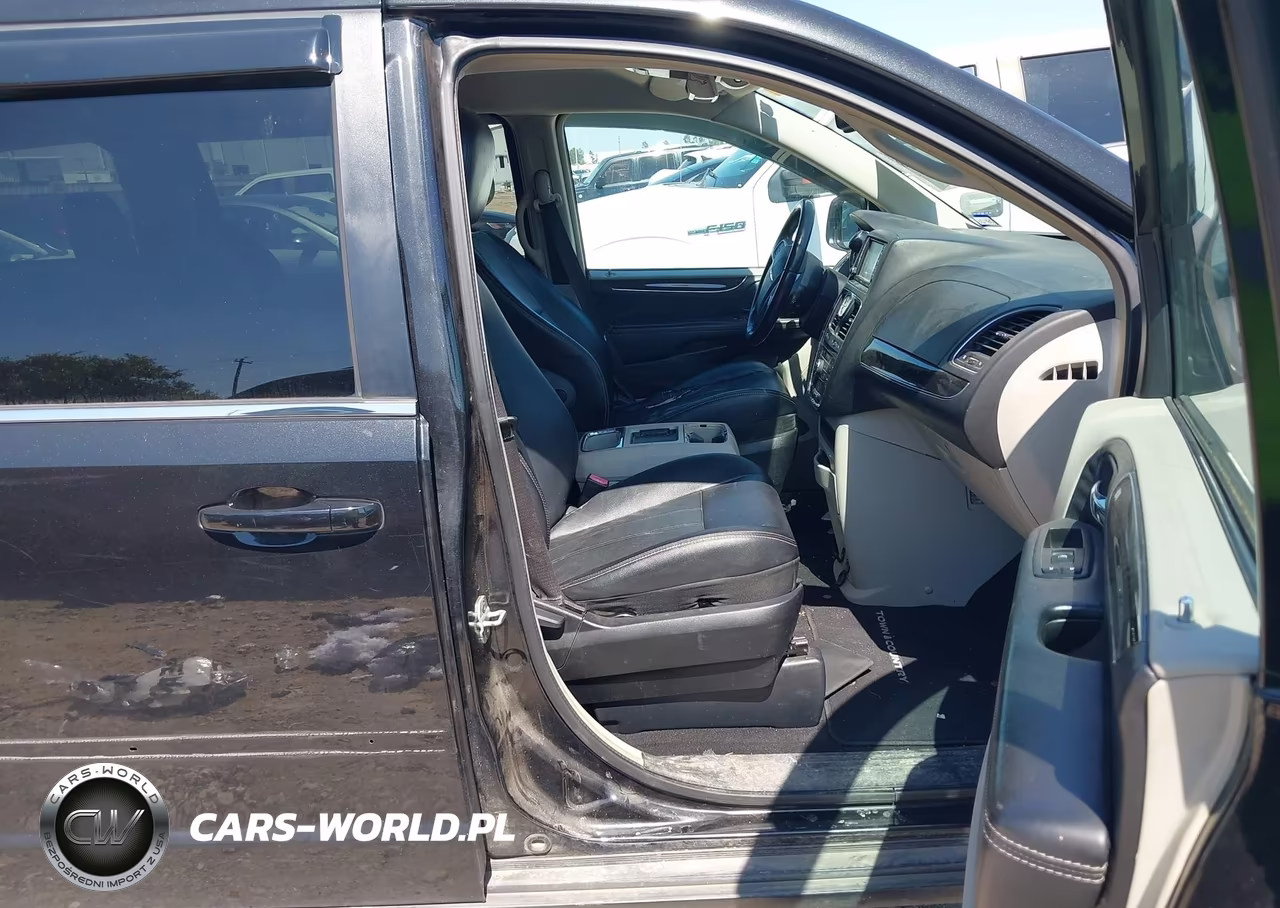 2013 Chrysler Town & Country Touring VIN:2C4RC1BG5DR637816 - 5