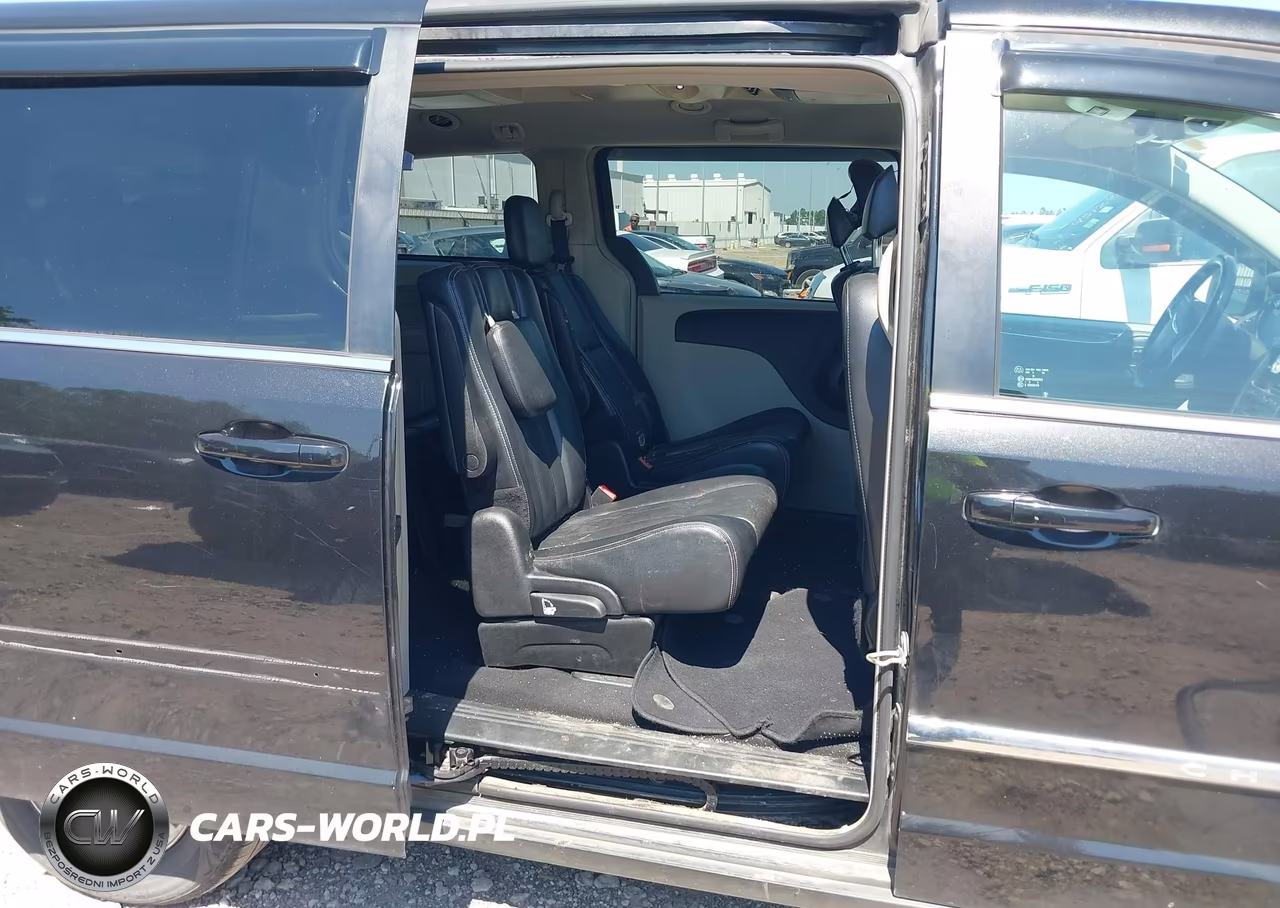 2013 Chrysler Town & Country Touring VIN:2C4RC1BG5DR637816 - 8