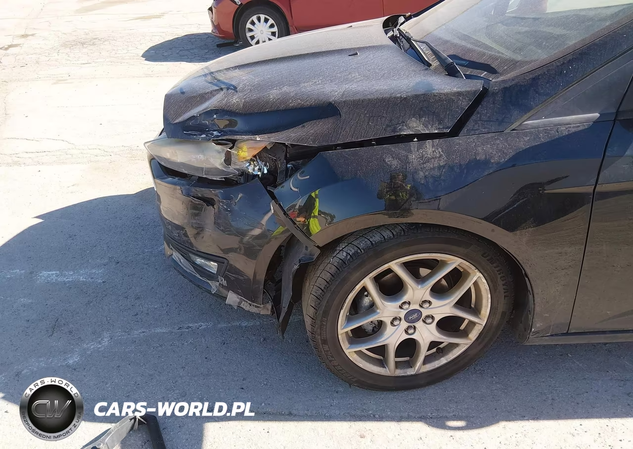 2015 Ford Focus Se VIN:1FADP3F22FL200804 - 6