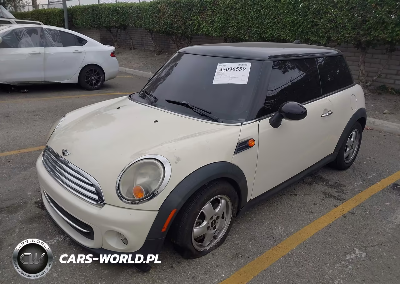 2011 Mini Cooper VIN:WMWSU3C5XBT099415 - 2