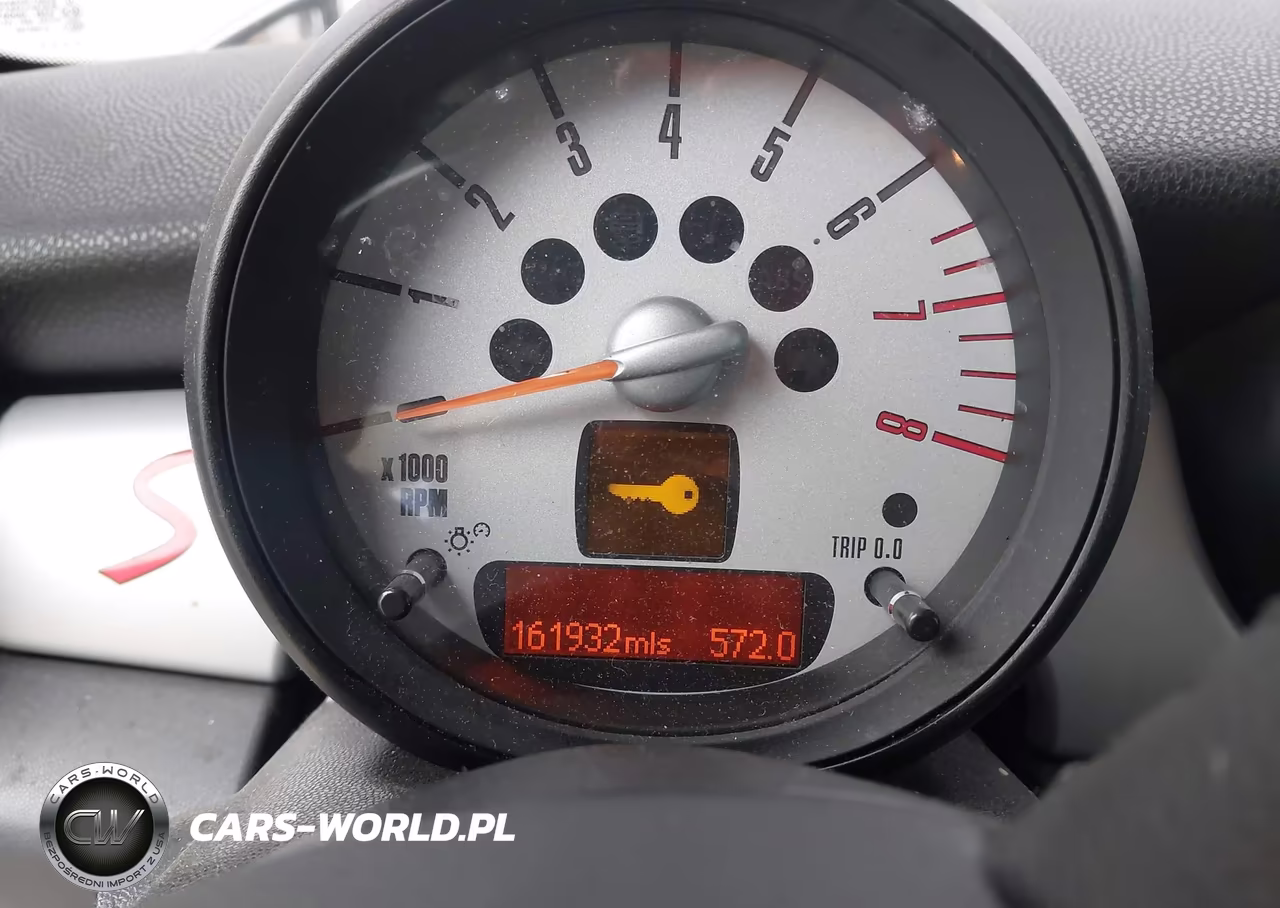 2011 Mini Cooper VIN:WMWSU3C5XBT099415 - 7
