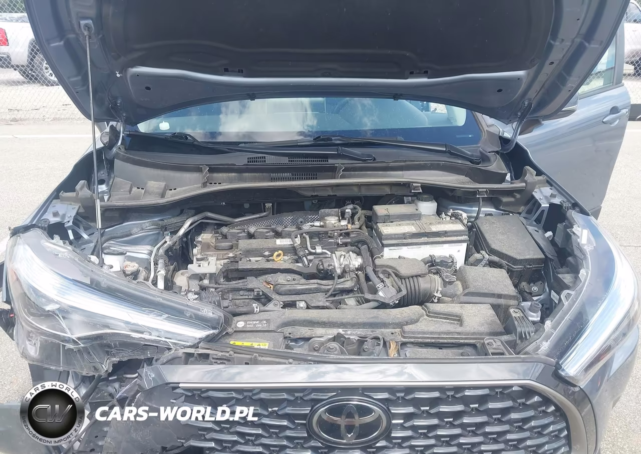 2023 Toyota Corolla Cross Xle VIN:7MUEAAAG8PV050842 - 10