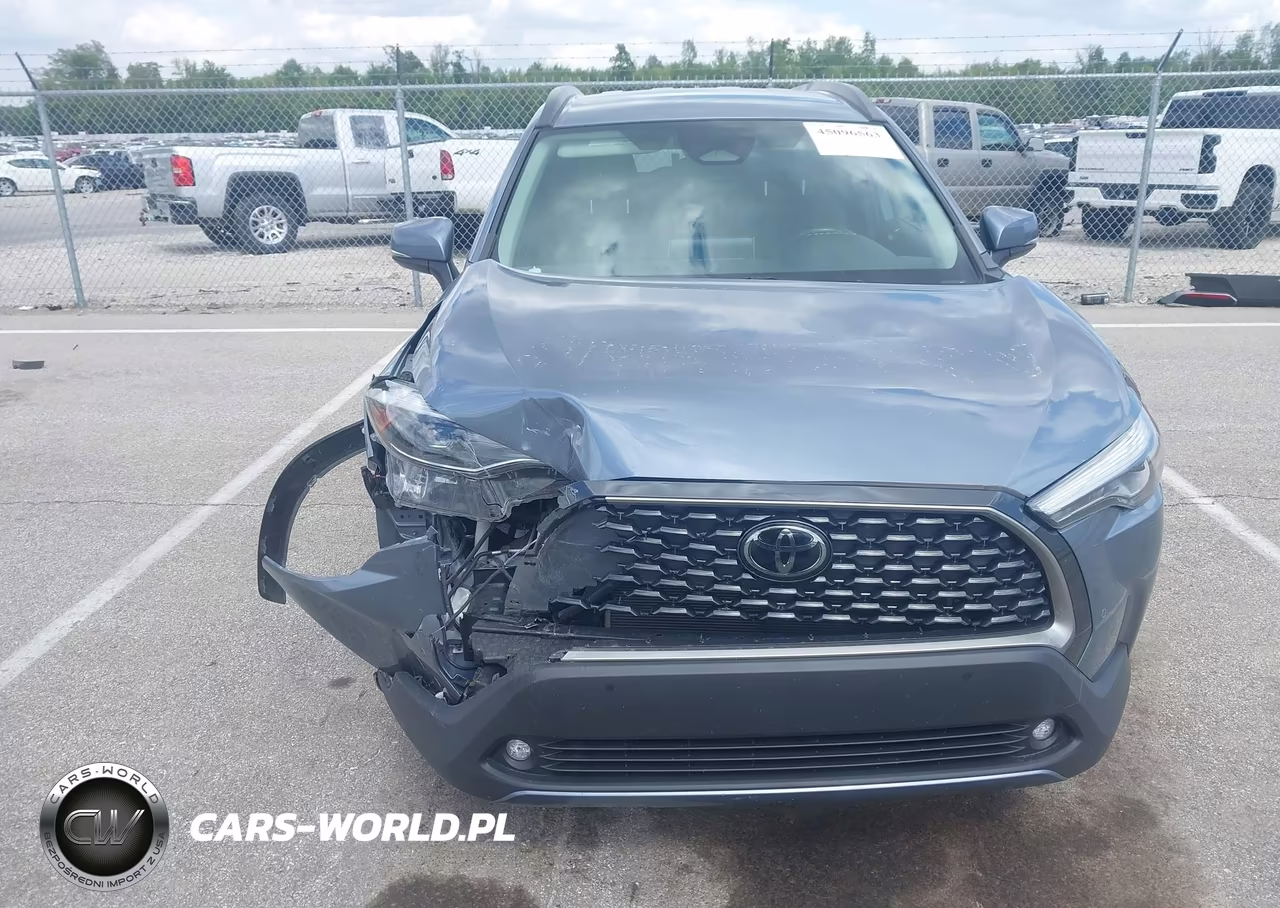 2023 Toyota Corolla Cross Xle VIN:7MUEAAAG8PV050842 - 12