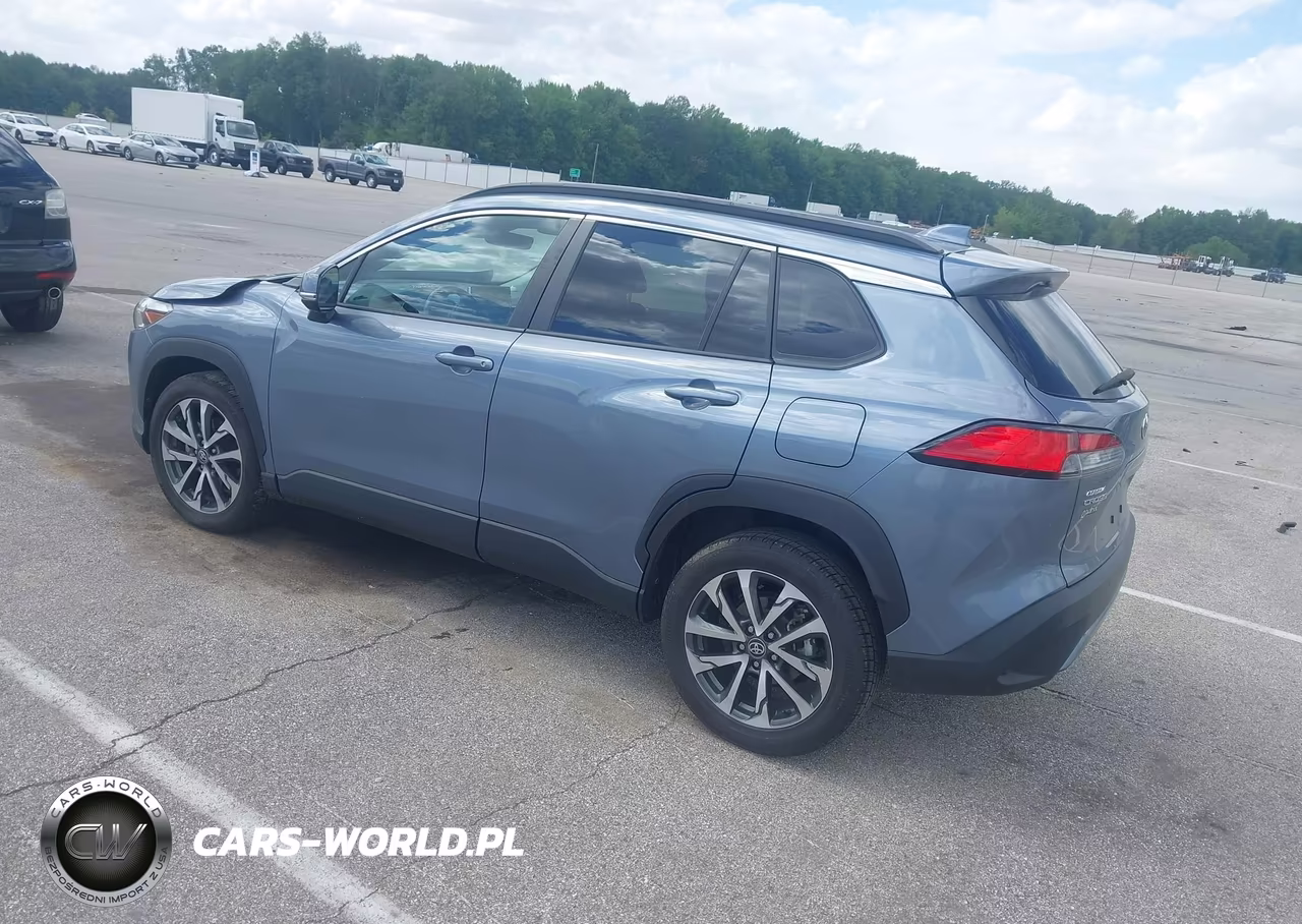 2023 Toyota Corolla Cross Xle VIN:7MUEAAAG8PV050842 - 3