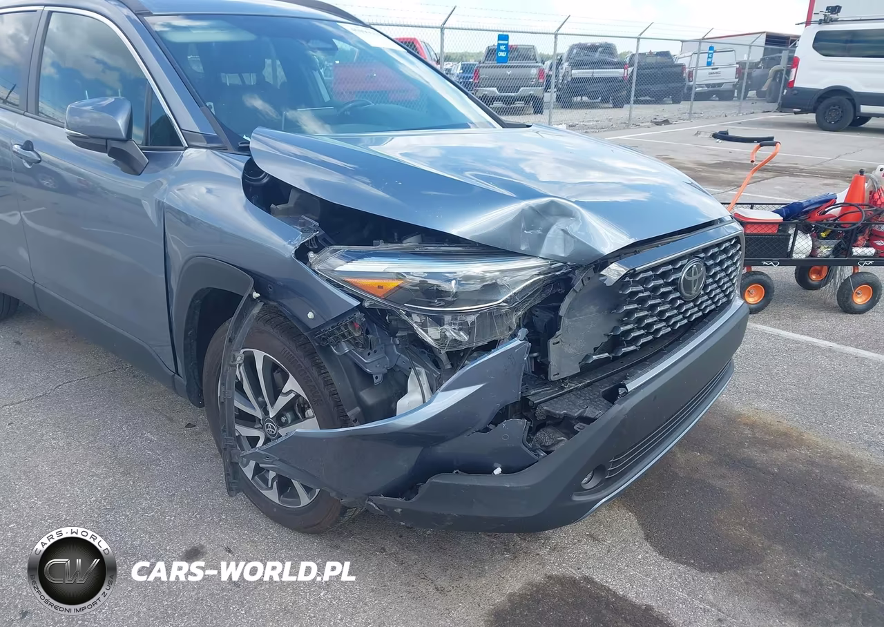 2023 Toyota Corolla Cross Xle VIN:7MUEAAAG8PV050842 - 6