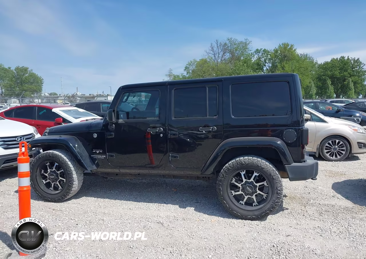 2016 Jeep Wrangler Unlimited Sahara VIN:1C4BJWEG0GL204160 - 14
