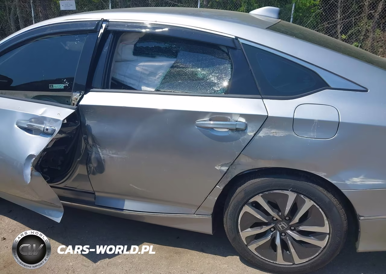 2020 Honda Accord Hybrid Touring VIN:1HGCV3F95LA007922 - 17
